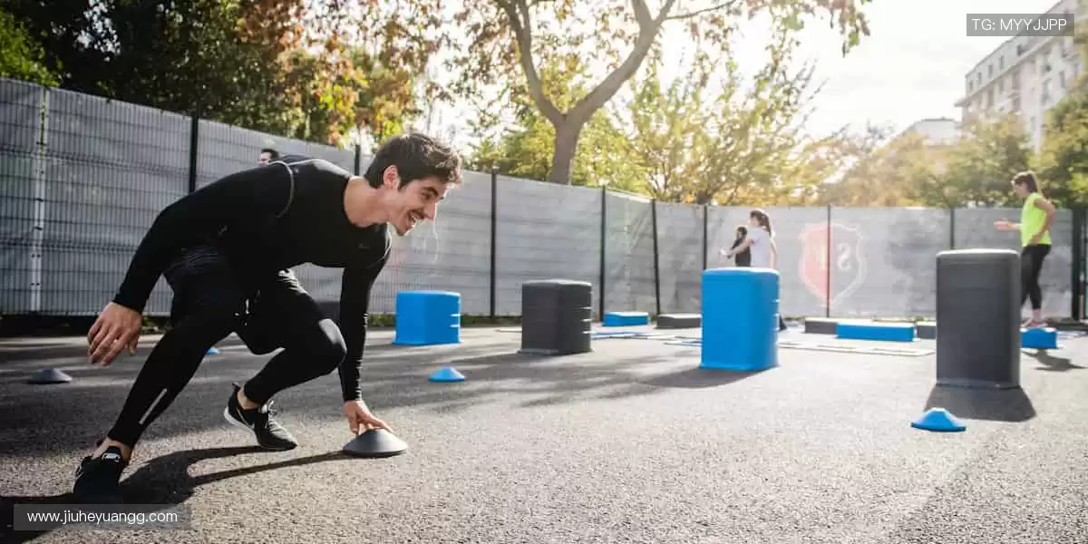 📱 边看边聊,弹幕刷屏,互动赢好礼!